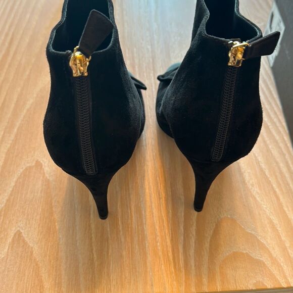 Chanel suede short boots Suede Grosgrain Cap Toe CC Bow Ankle Boots 40 Black NWT - Picture 8 of 13